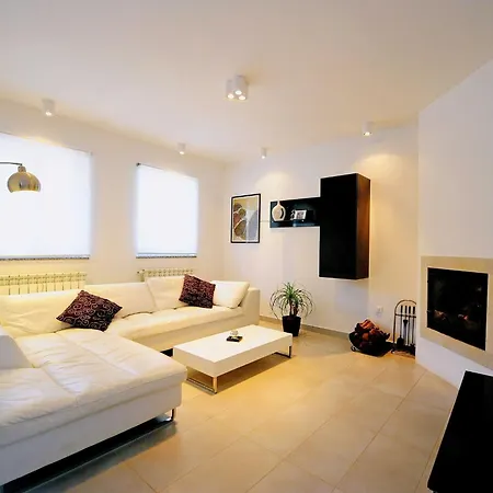 Gea - Three Bedroom With Swimming Pool Vila