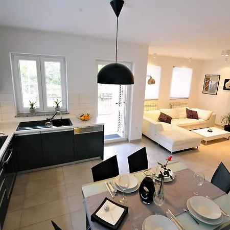 Vila Gea - Three Bedroom With Swimming Pool *