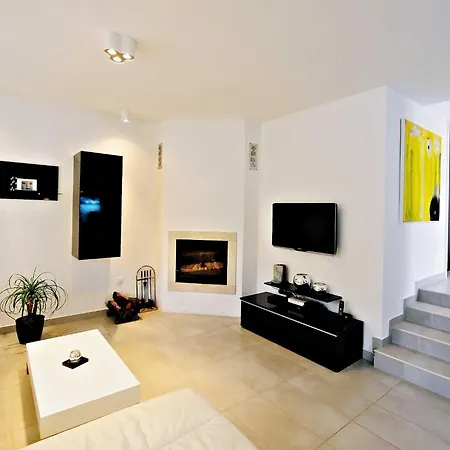 Vila Gea - Three Bedroom With Swimming Pool