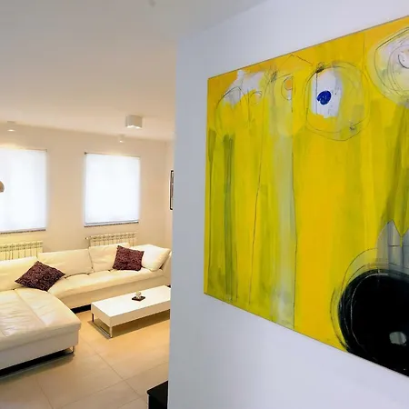 Gea - Three Bedroom With Swimming Pool *